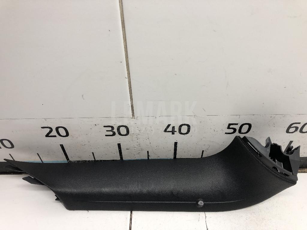 Обшивка двери багажника 5N0867703B82V VAG