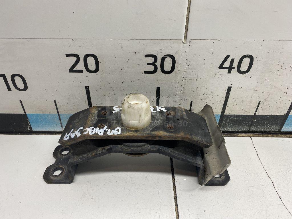 Опора двигателя задняя 1237111620 Toyota