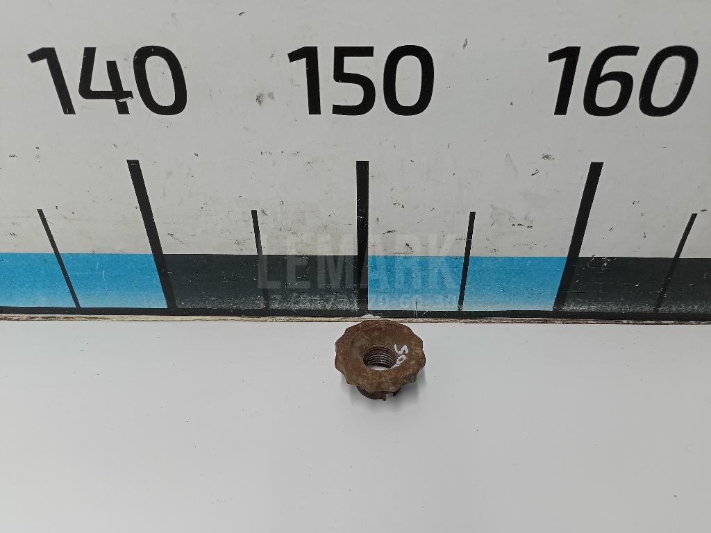 Гайка передней ступицы 6Q0407396B VAG