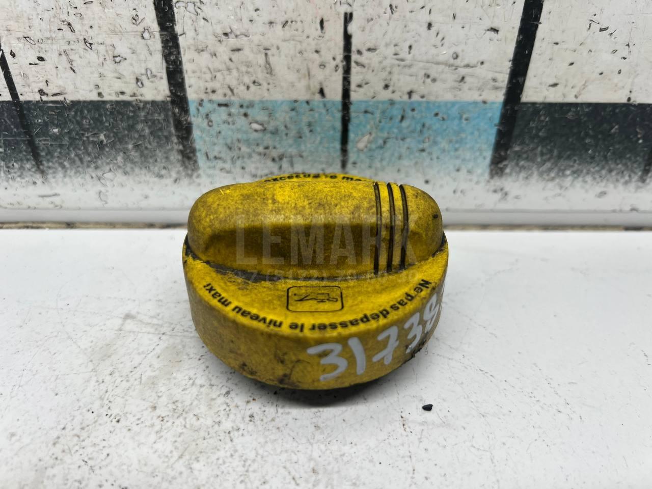 Крышка маслозаливной горловины 8200800258 Renault