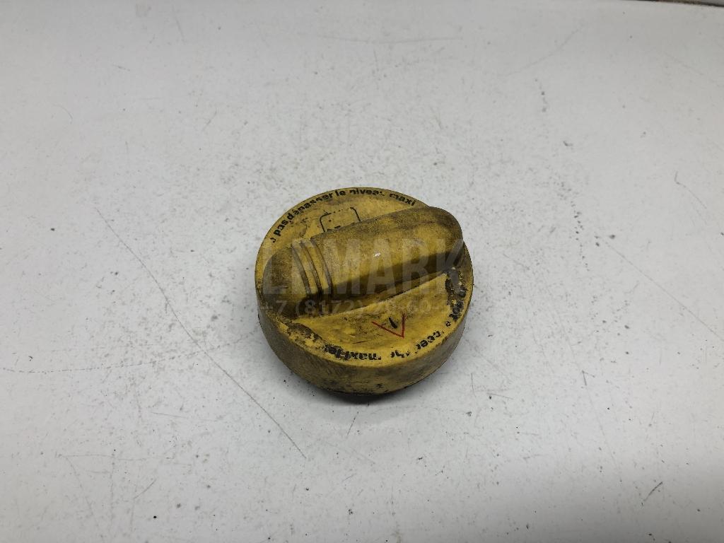 Крышка маслозаливной горловины 8200800258 Renault