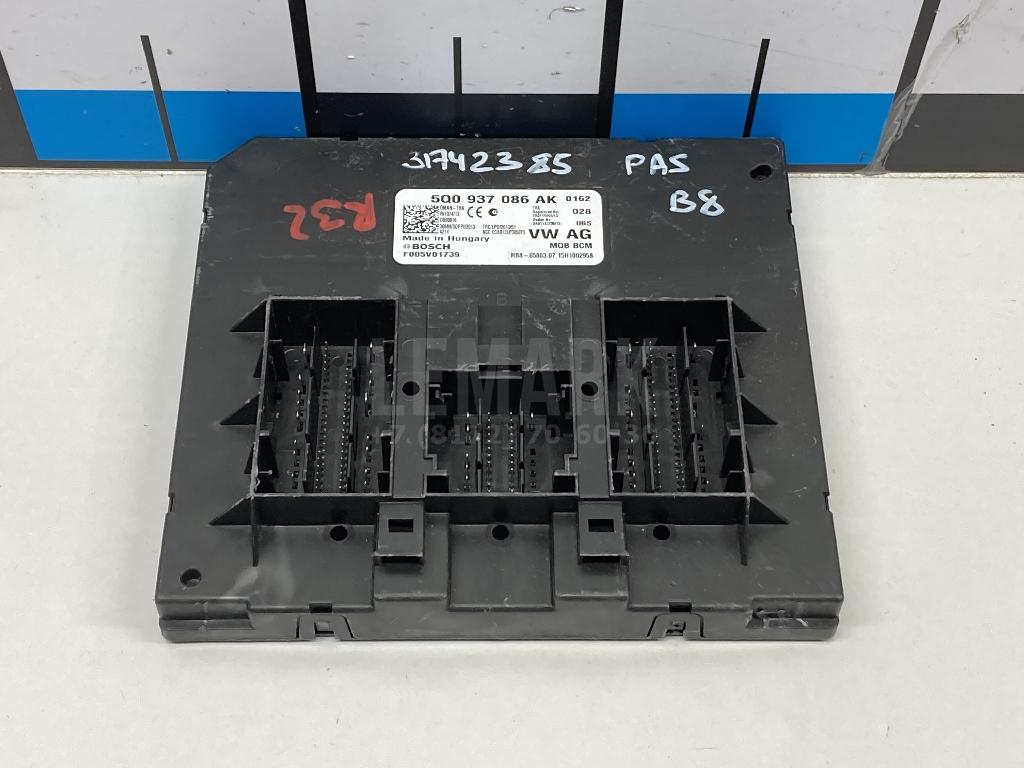 Блок комфорта 5Q0937086AKZ00 VAG