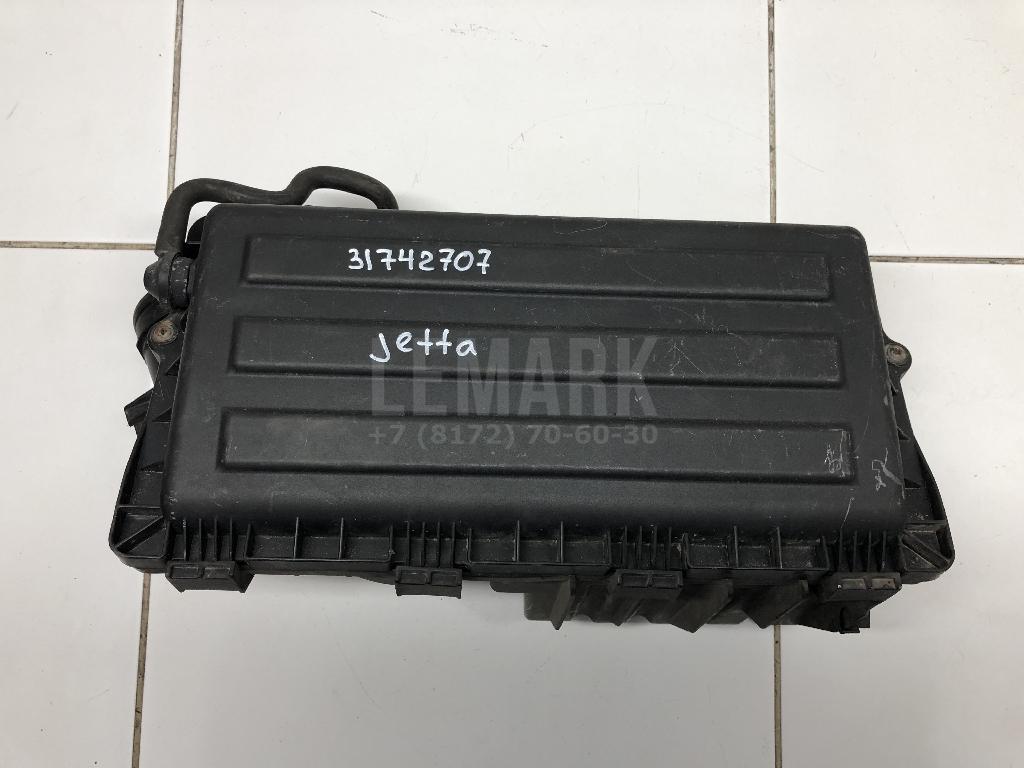Корпус воздушного фильтра 036129611CM VAG