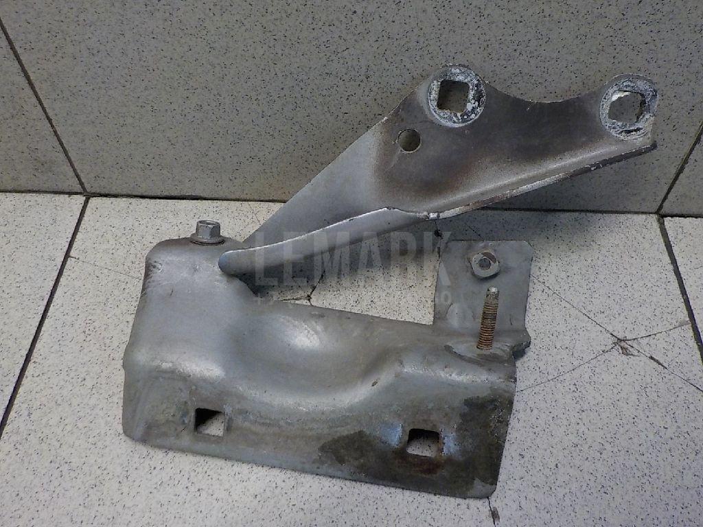 Петля капота левая для  Audi Allroad quattro 2000-2005