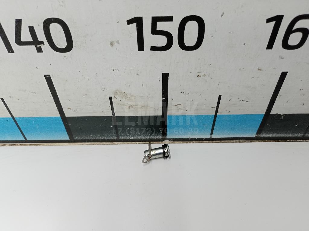 Палец крепления 585803B000 Hyundai-Kia