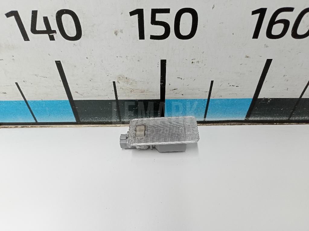 Плафон салонный 8133058010 Toyota