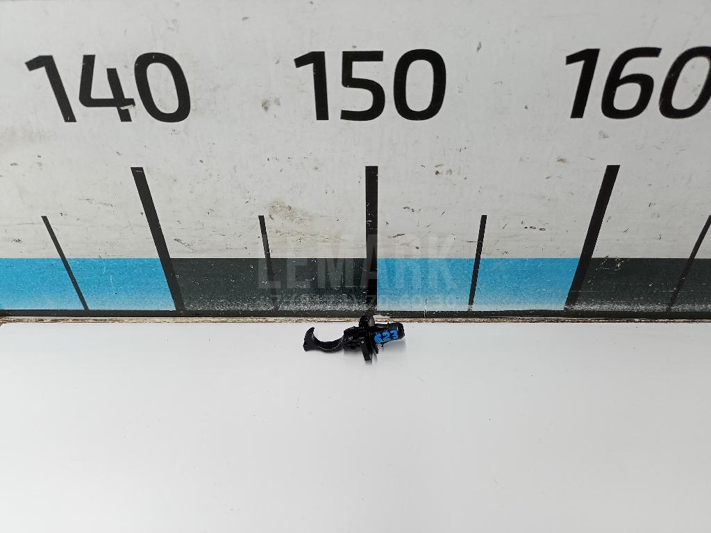 Крепеж (клоп) 6221752120 Toyota