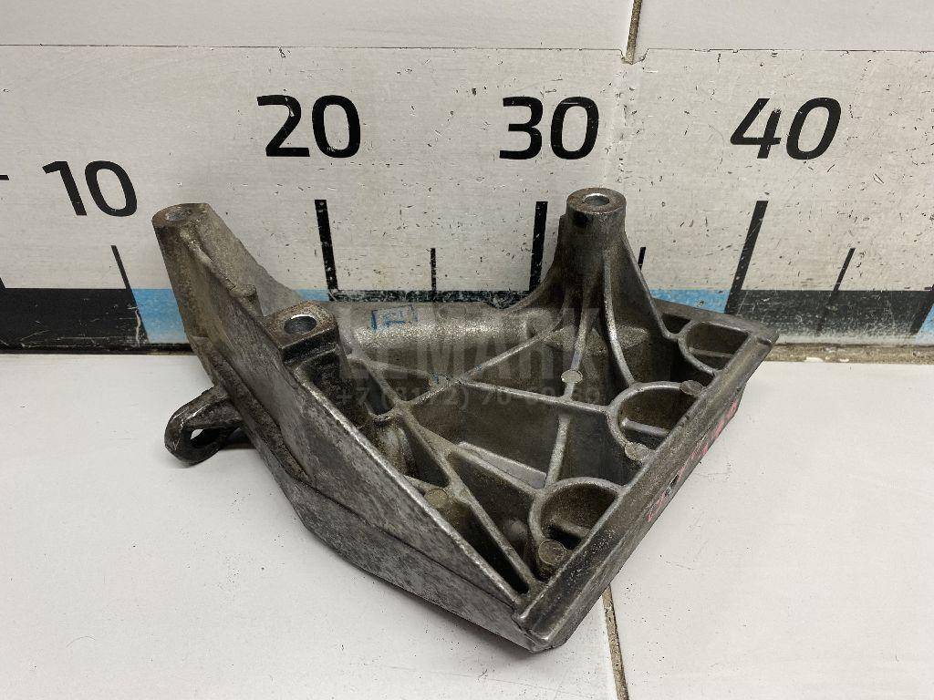 Кронштейн двигателя правый 03L199207A VAG