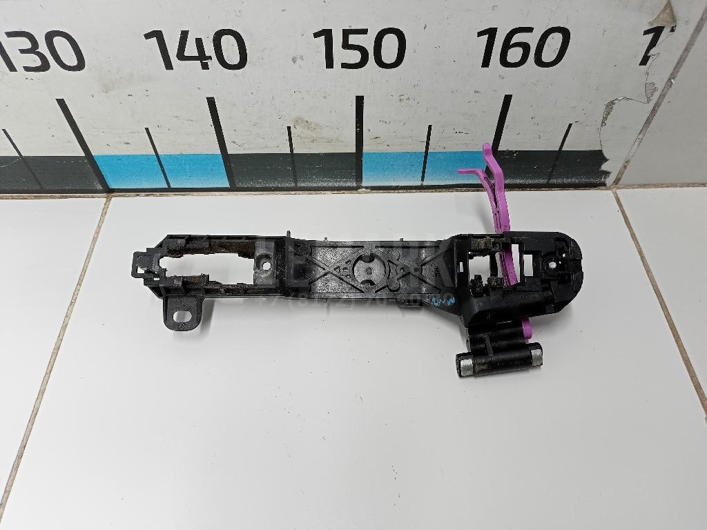 Кронштейн ручки 6920342070 Toyota