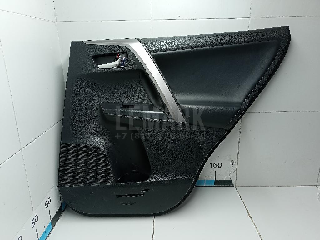 Обшивка двери задней правой 6763042611C2 Toyota