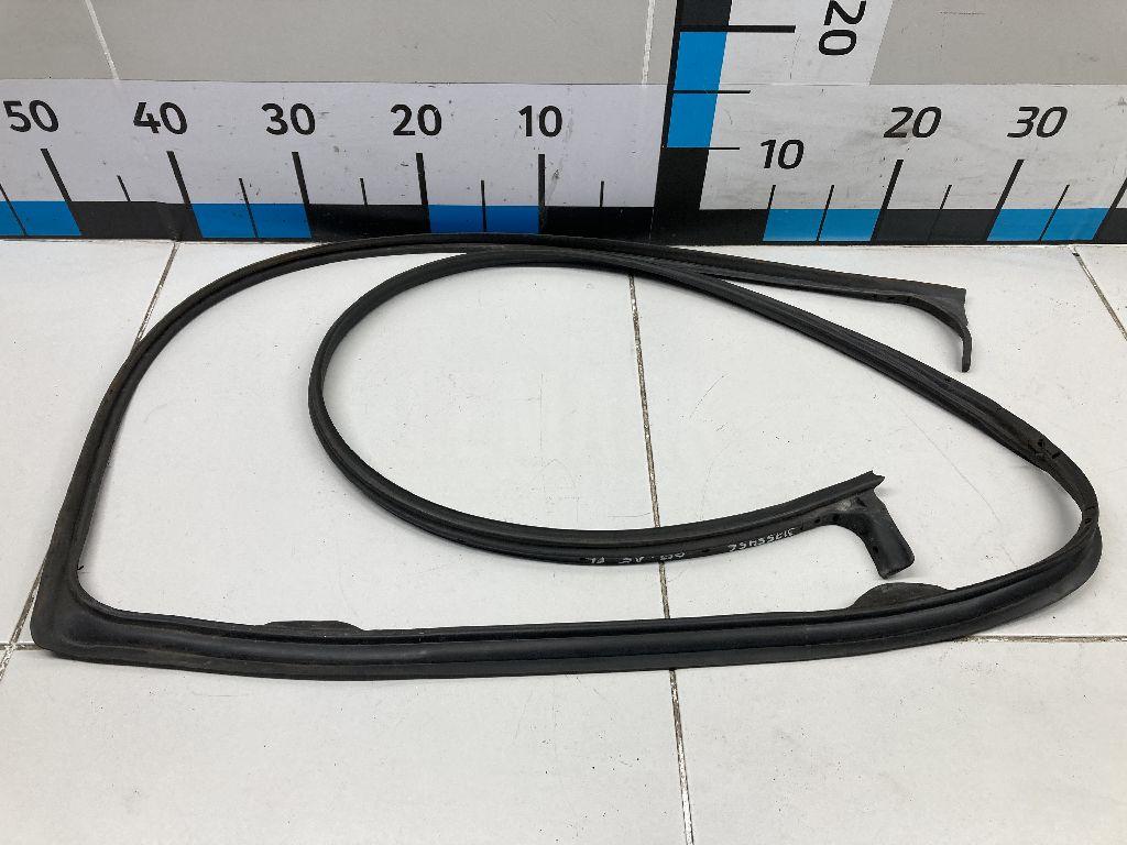 Уплотнитель двери 1Z0837697D VAG
