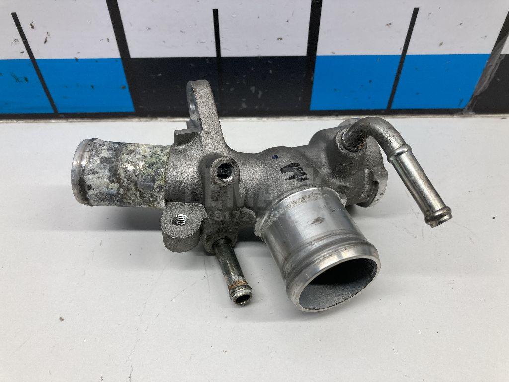 Фланец двигателя системы охлаждения 11060BV80A Nissan