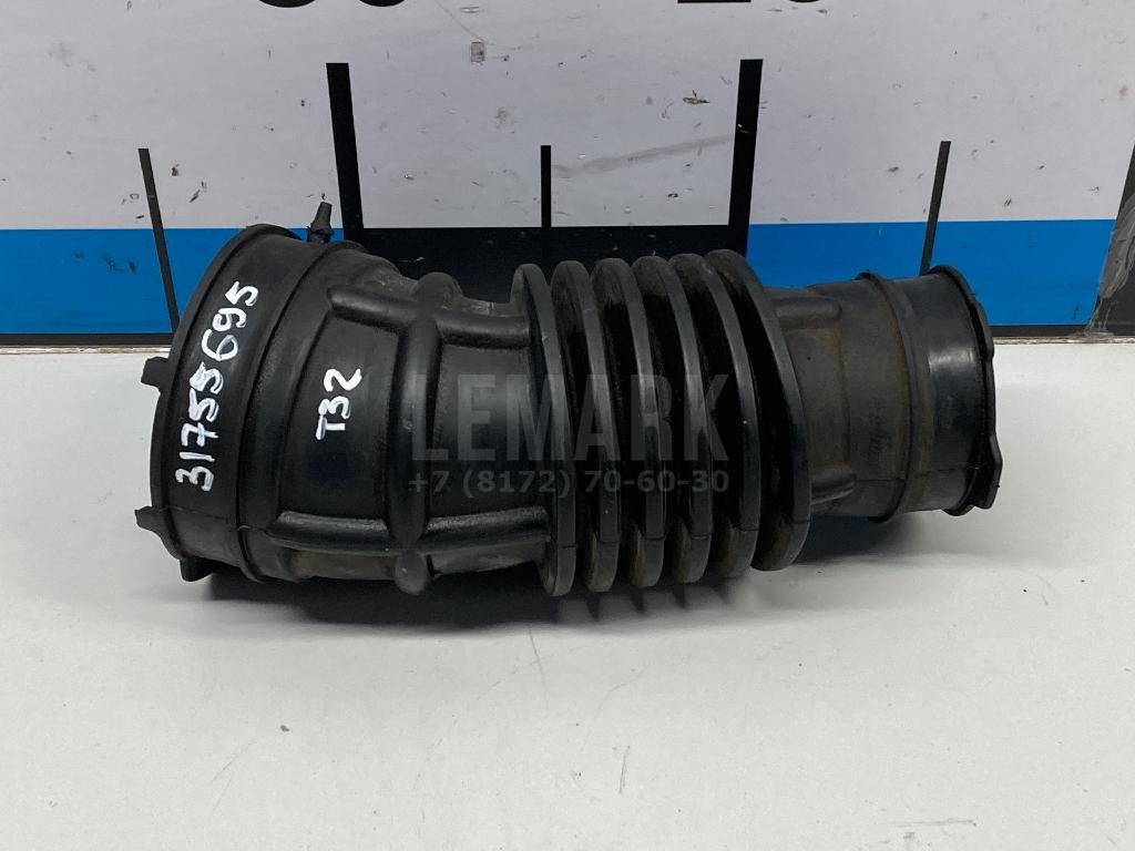 Патрубок воздушного фильтра 16576BD70A Nissan
