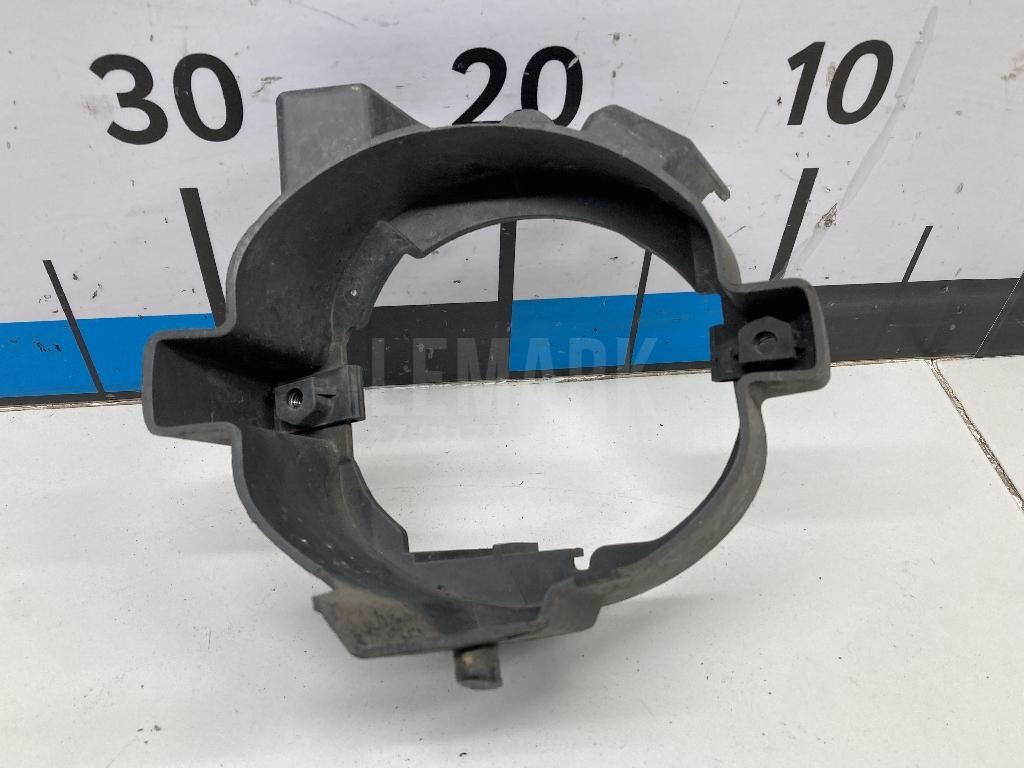 Кронштейн фары противотуманной левой 26915JD000 Nissan