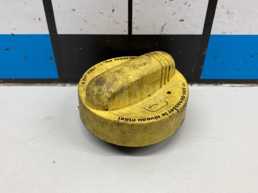 Крышка маслозаливной горловины 1525500Q0B Nissan