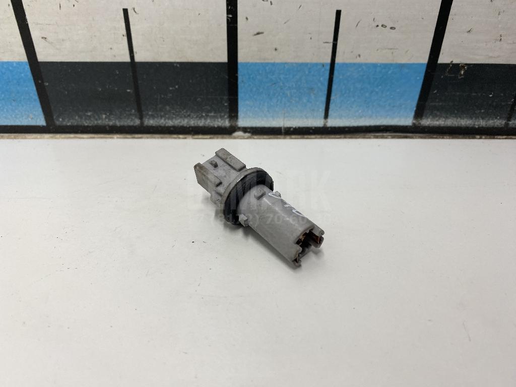 Патрон лампы 26240AG000 Nissan