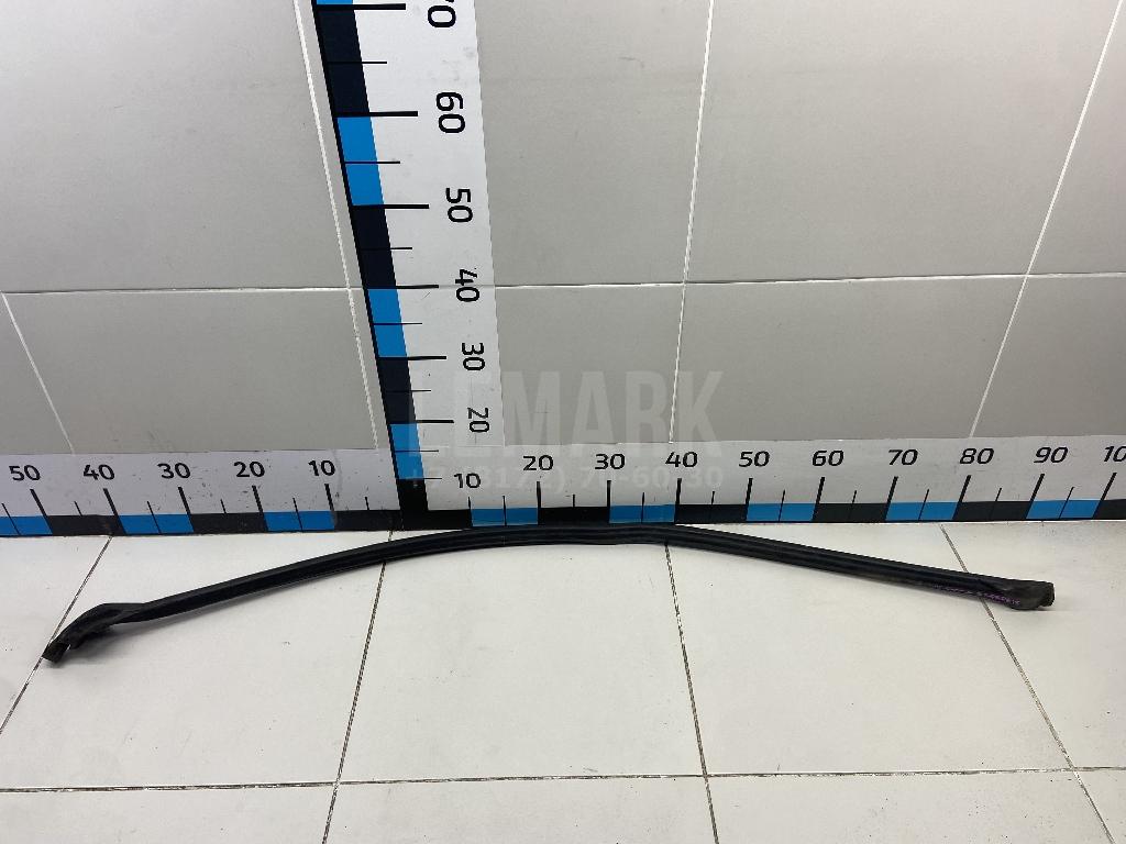 Уплотнитель двери 2K0827709E VAG