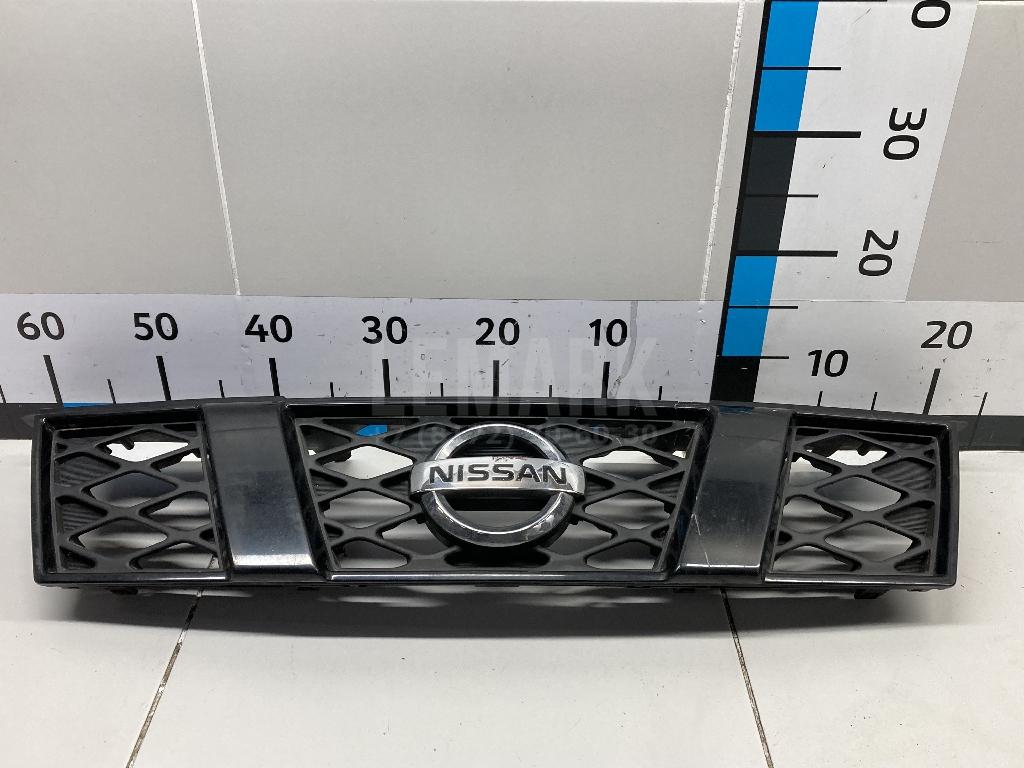 Решетка радиатора 62310JG44A Nissan