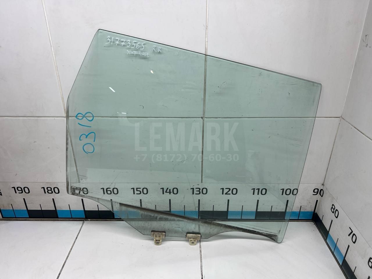 Стекло двери задней правой 82300JG000 Nissan
