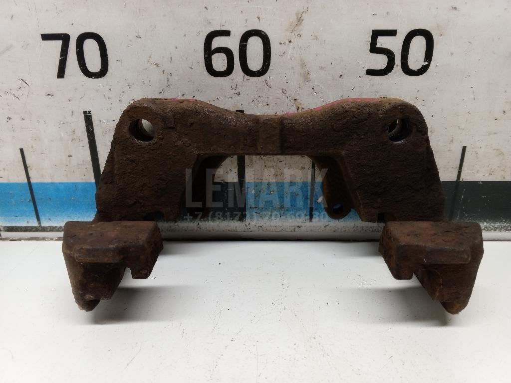 Скоба суппорта переднего 7L6615125A VAG