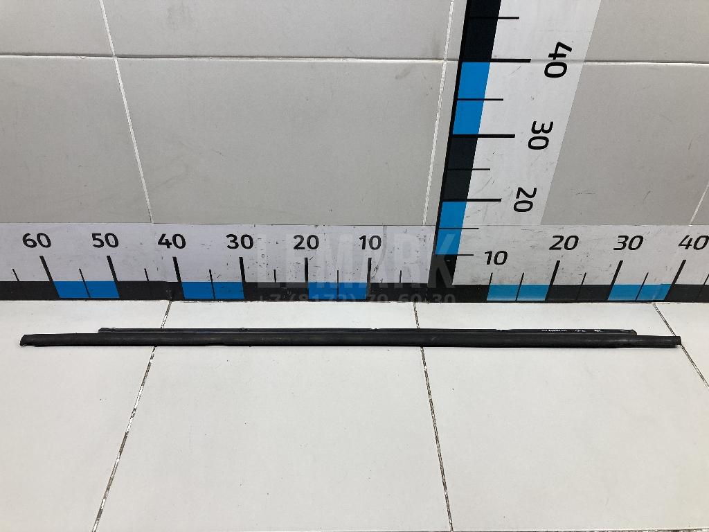 Накладка стекла заднего левого 1K6839477A5AP VAG