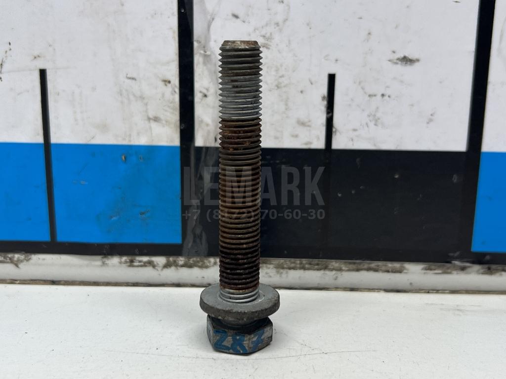 Болт переднего рычага N10421304 VAG