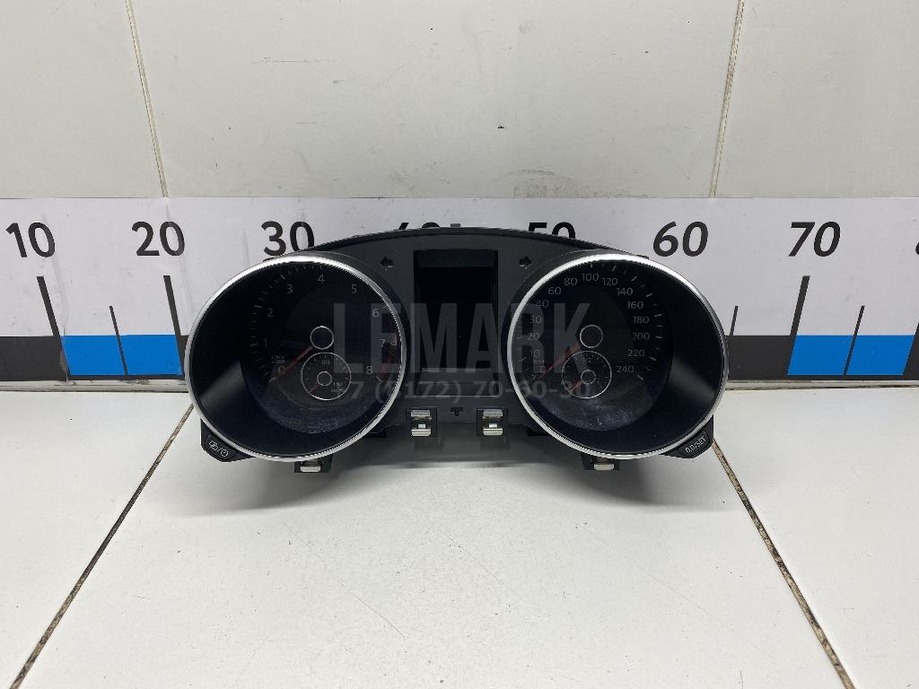 Панель приборов 5K0920871 VAG