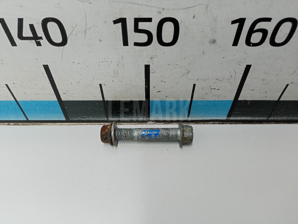 Болт заднего рычага 527122G000 Hyundai-Kia