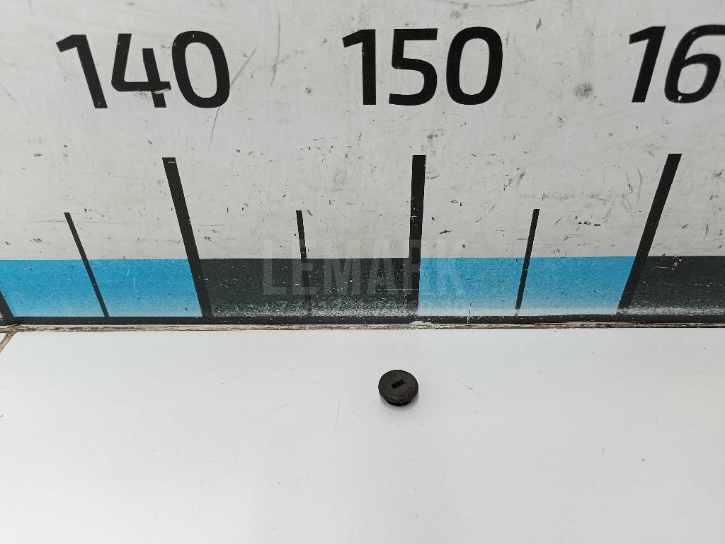 Заглушка тормозного механизма 5841438000 Hyundai-Kia
