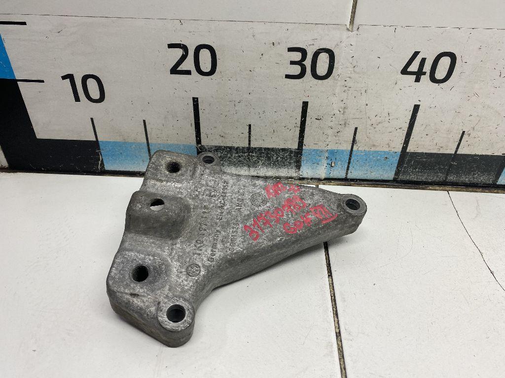 Кронштейн КПП левый 1K0199117BQ VAG