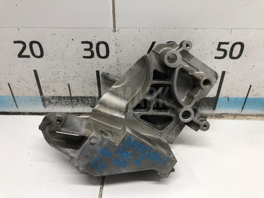 Кронштейн двигателя правый 1798070 Ford