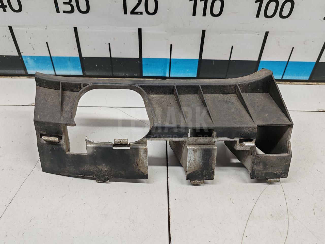Кронштейн переднего бампера правый 1J0807724B VAG