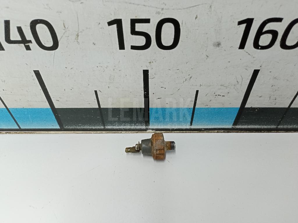 Датчик давления масла MD138993 Mitsubishi