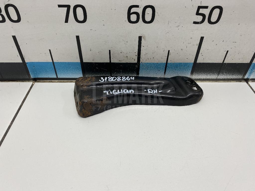 Кронштейн защиты картера 5Q0825922A VAG