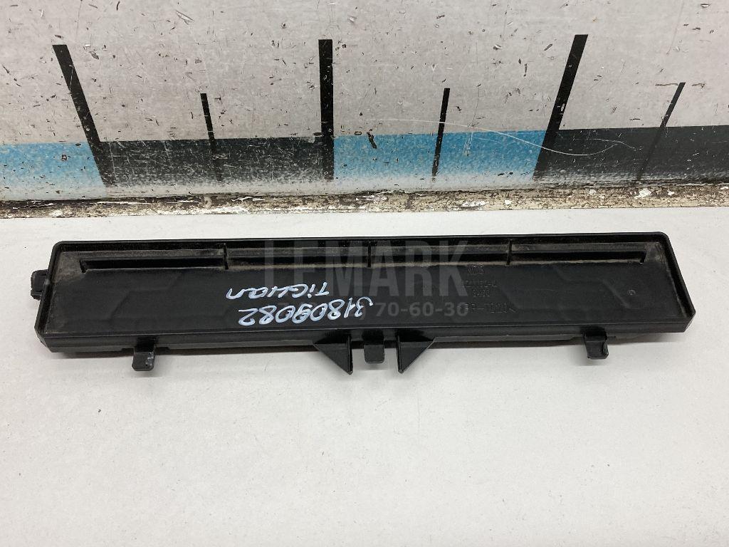 Крышка салонного фильтра 5Q0819422 VAG