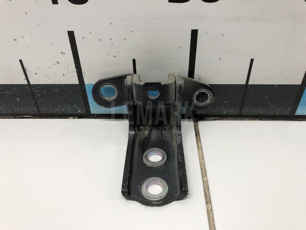 Петля двери задней левой нижняя 793502B020 Hyundai-Kia