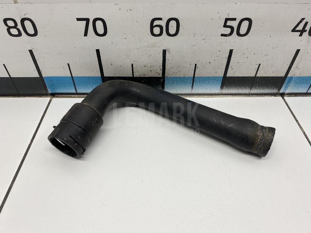 Патрубок радиатора 8D0121101K VAG