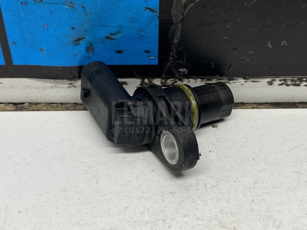 Датчик положения распредвала 04C907601A VAG