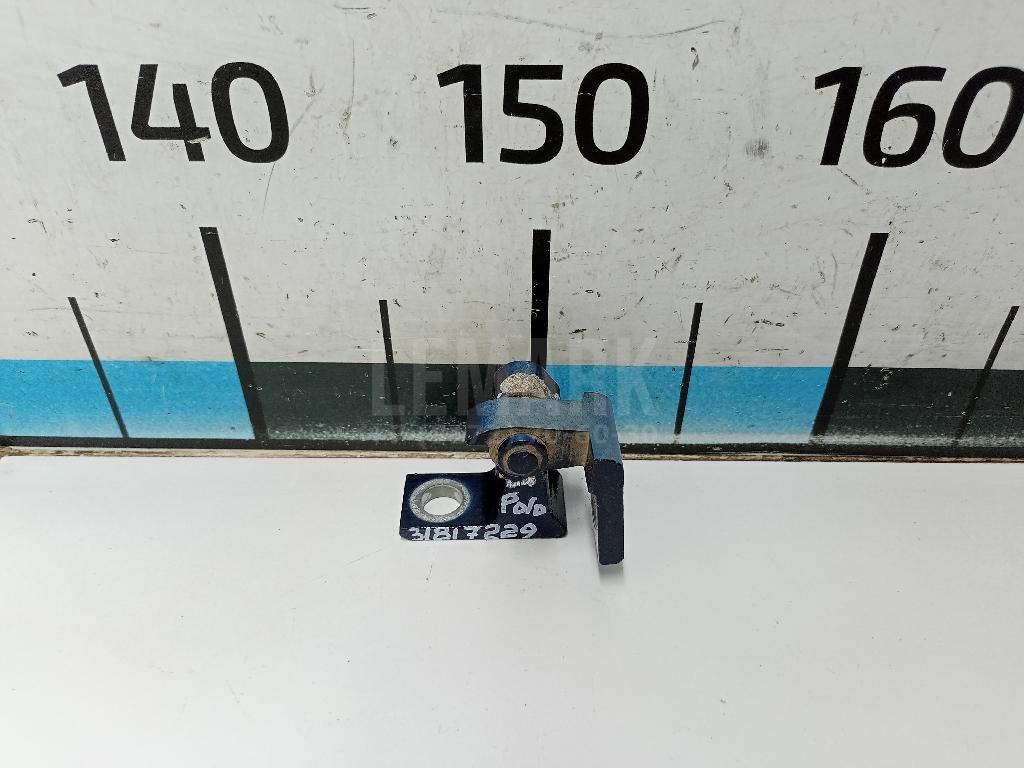 Петля двери 7N0831402 VAG