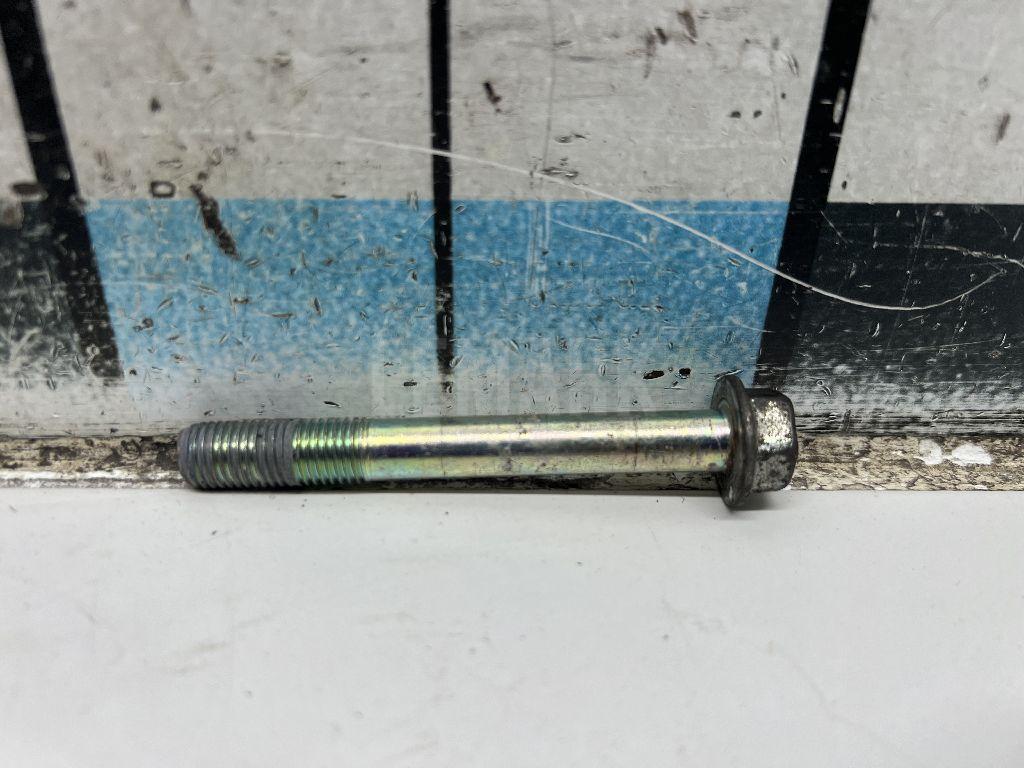 Болт кронштейна опоры 9155281080 Toyota