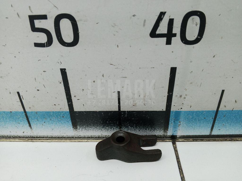Кронштейн форсунки 338142F600 Hyundai-Kia