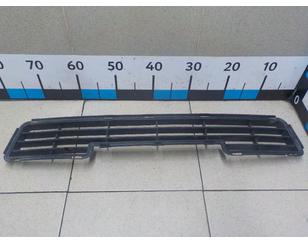 Решетка в бампер центральная для Mitsubishi Carisma (DA) 1999-2003 с разбора состояние хорошее