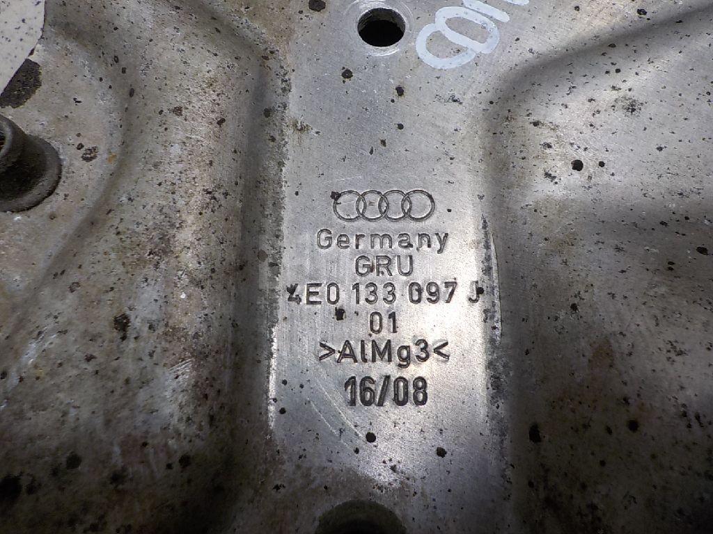 Кронштейн (сопут. товар) для  Audi Q3 (F3B) 2018