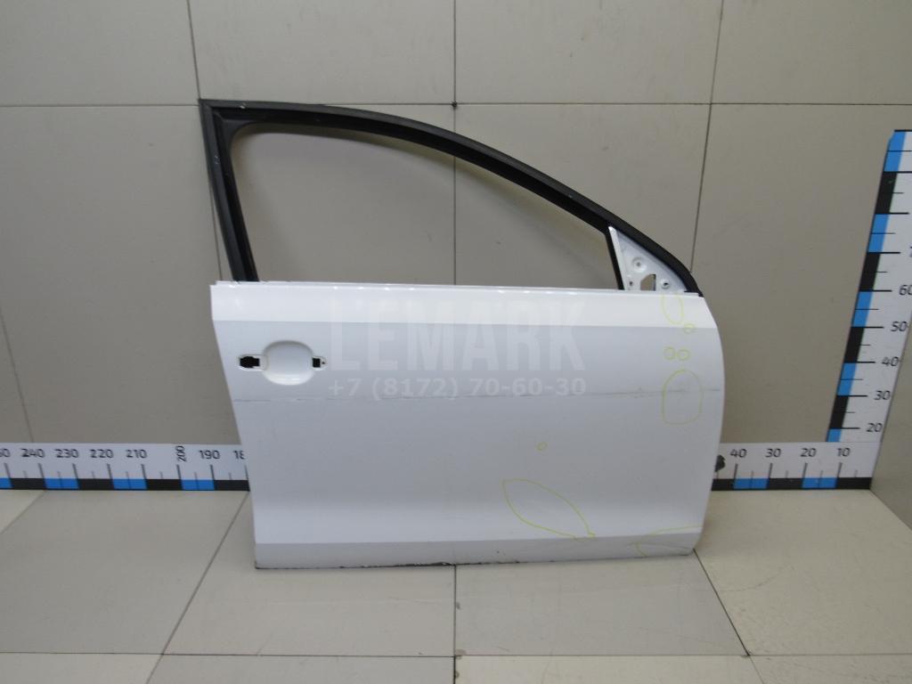 Дверь передняя правая 5C6831056E VAG