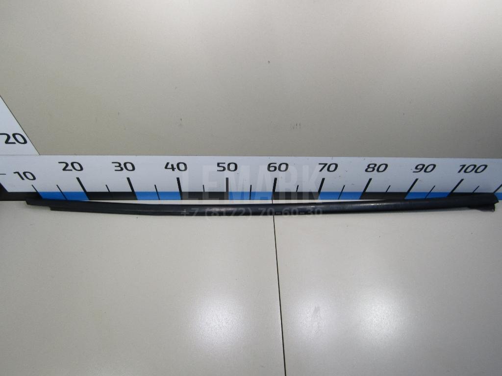 Накладка стекла заднего правого 5C68394785AP VAG