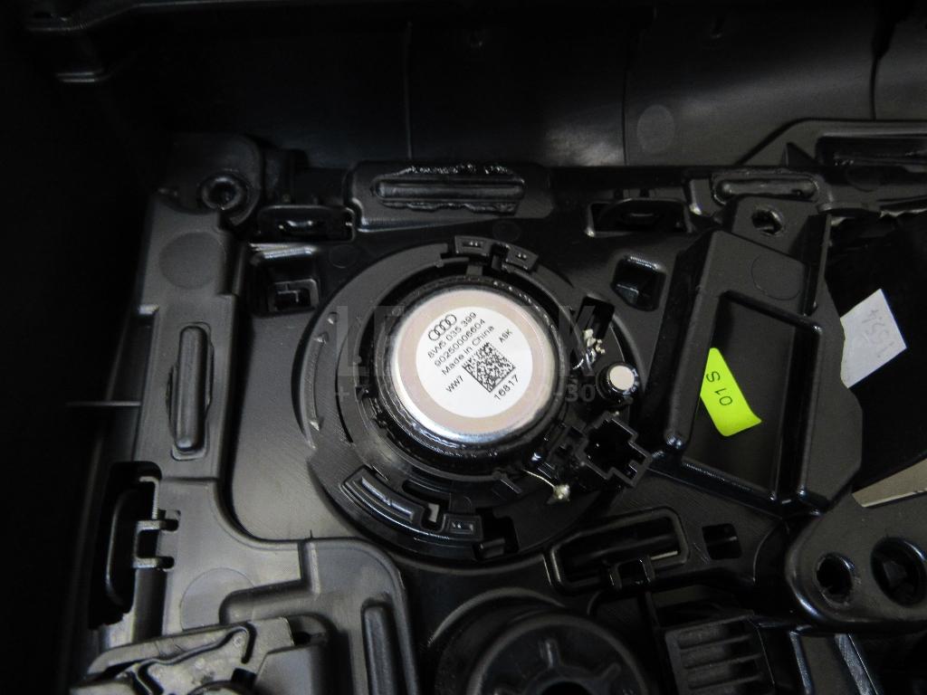 Обшивка двери задней левой для  BMW X7 G07 2018