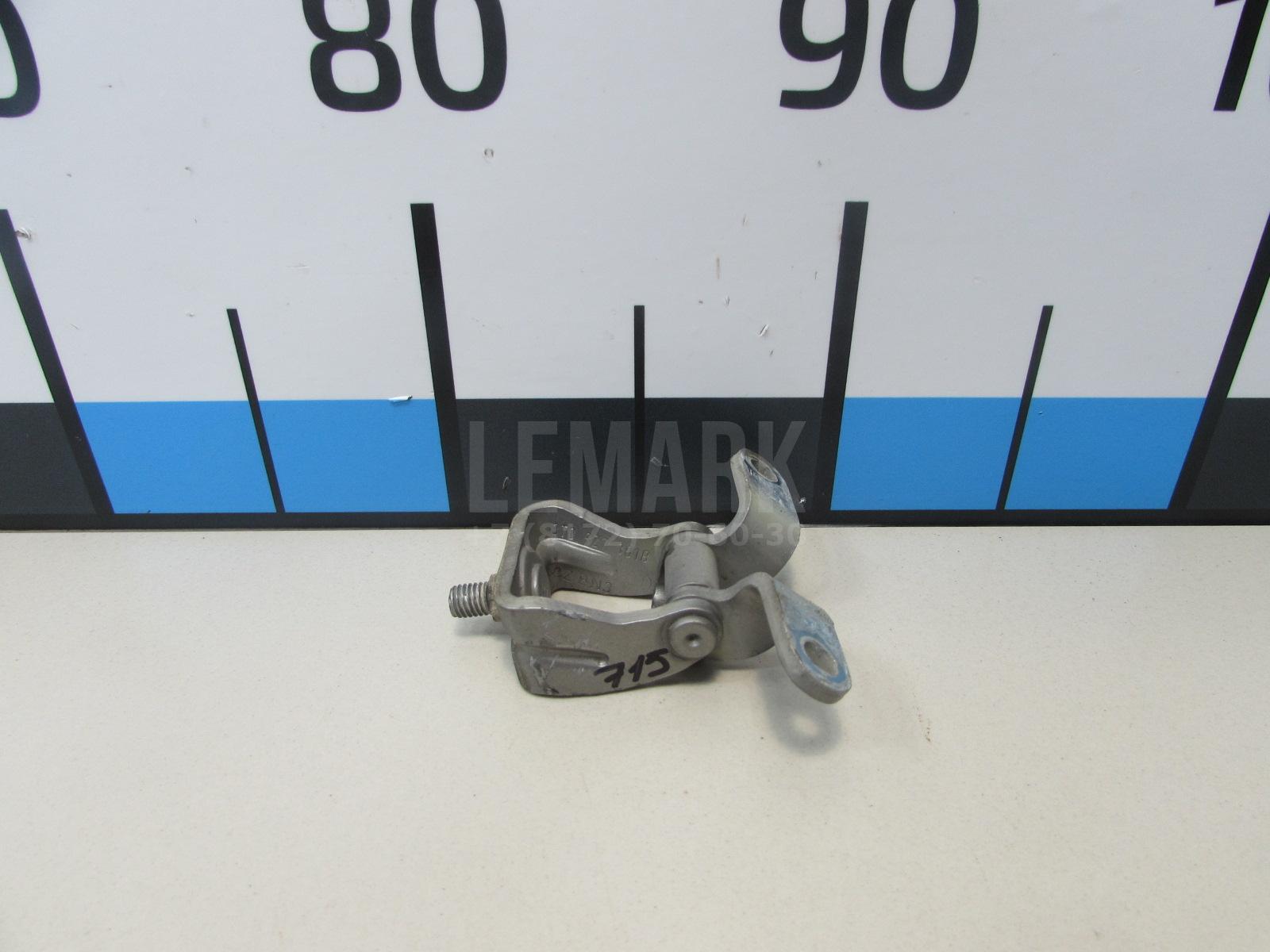 Петля двери багажника верхняя 3T0827301B VAG