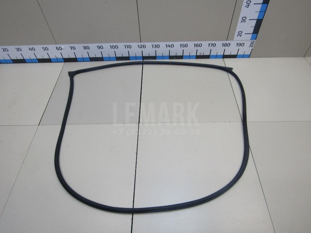 Уплотнитель двери 821302B000 Hyundai-Kia