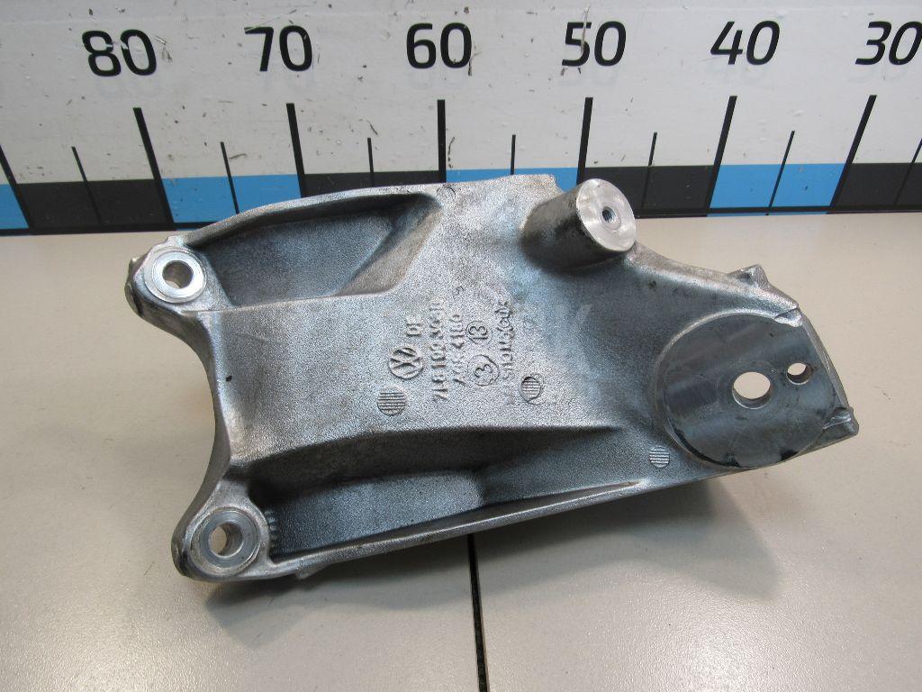 Кронштейн двигателя правый 7L8199308B VAG