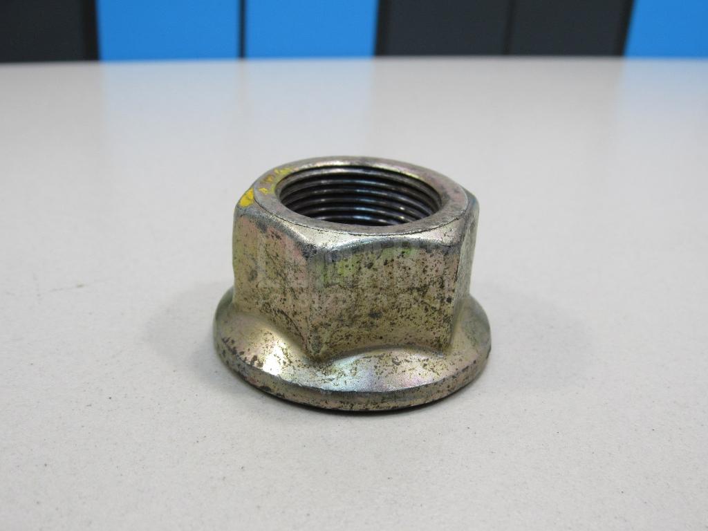 Гайка передней ступицы 402624M400 Nissan